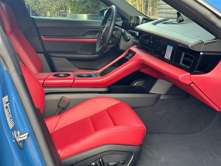 Фото 8 - Porsche Taycan