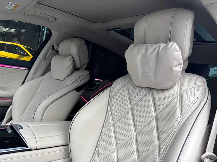 Фото 8 - Mercedes-Benz Maybach S-Class