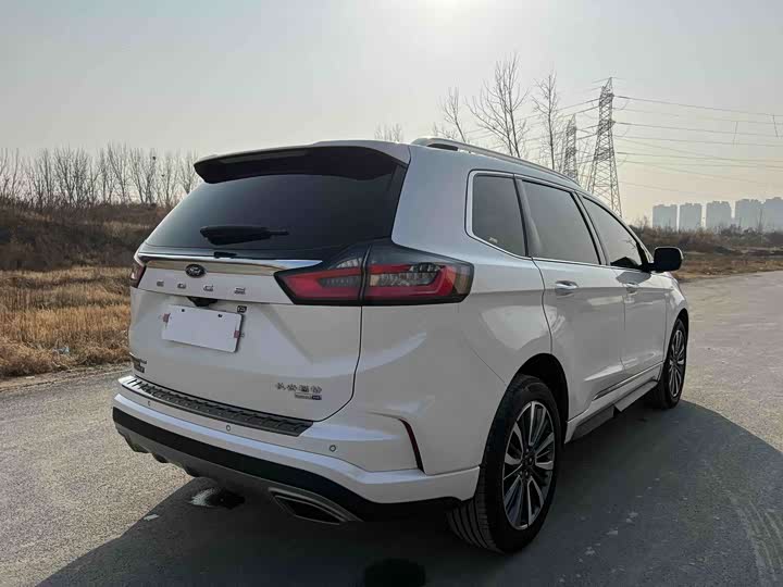 Фото 4 - Ford Edge