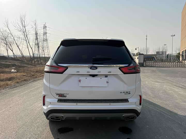 Фото 6 - Ford Edge