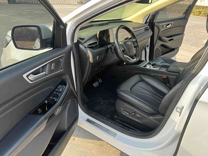 Фото 8 - Ford Edge