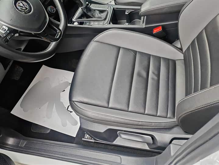 Фото 9 - Volkswagen Sagitar L