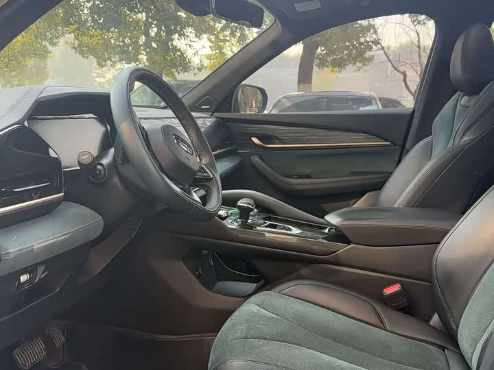 Фото 8 - Geely Monjaro