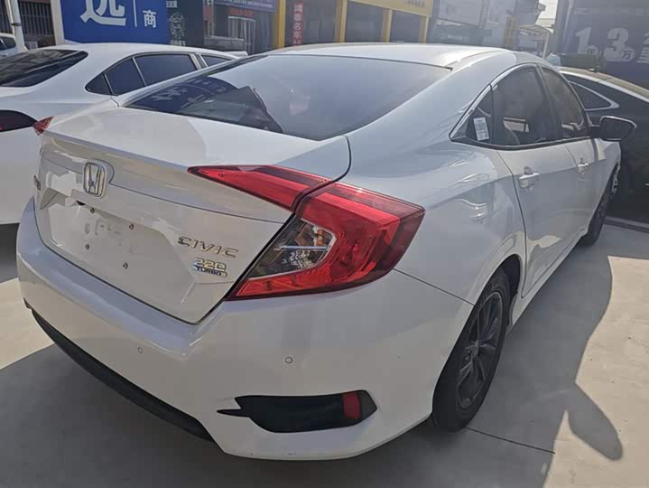 Фото 3 - Honda Civic