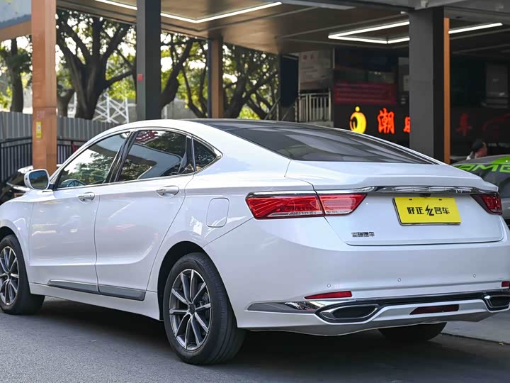 Фото 4 - Geely Emgrand GT