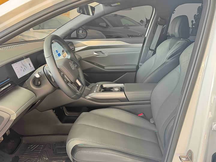 Фото 9 - BYD Qin L