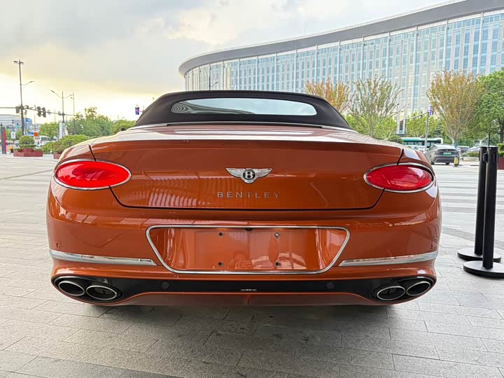 Фото 4 - Bentley Continental GT