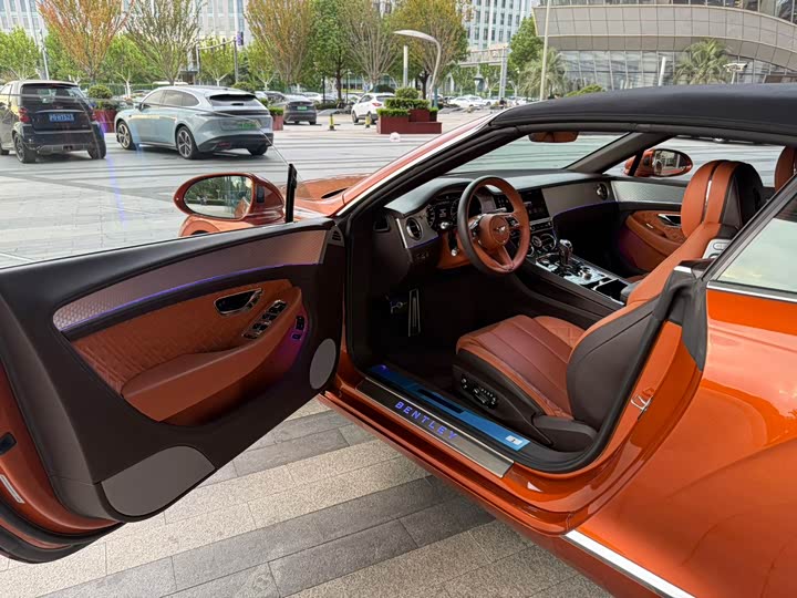 Фото 5 - Bentley Continental GT