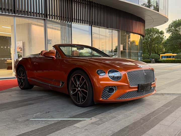 Фото 9 - Bentley Continental GT