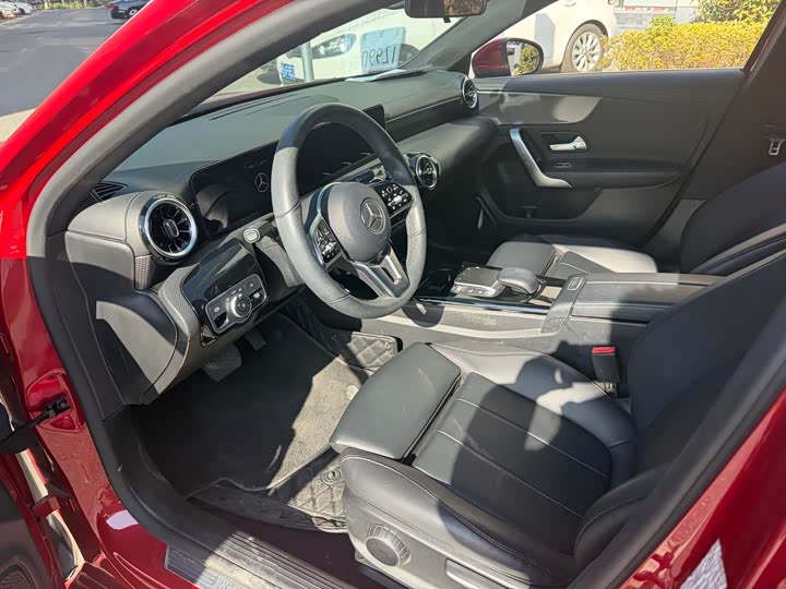 Фото 5 - Mercedes-Benz A-Class