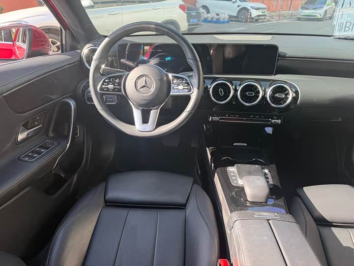 Фото 8 - Mercedes-Benz A-Class