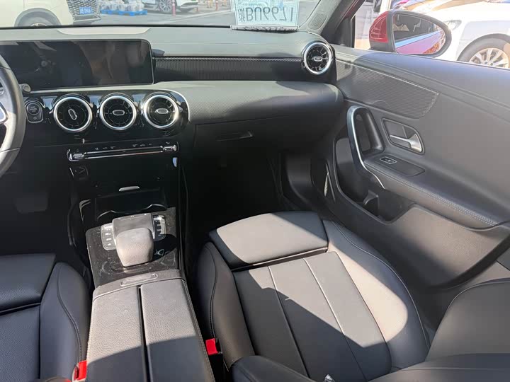 Фото 9 - Mercedes-Benz A-Class