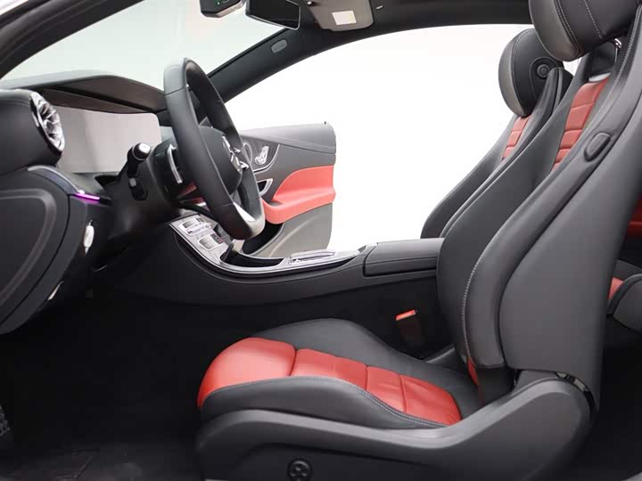 Фото 2 - Mercedes-Benz E-Class