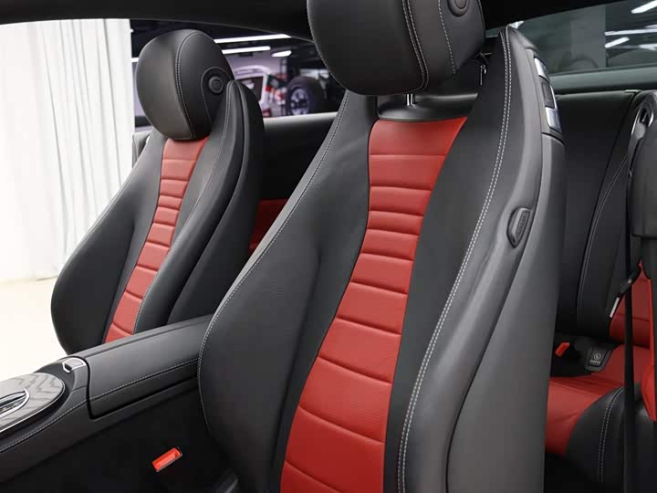 Фото 3 - Mercedes-Benz E-Class