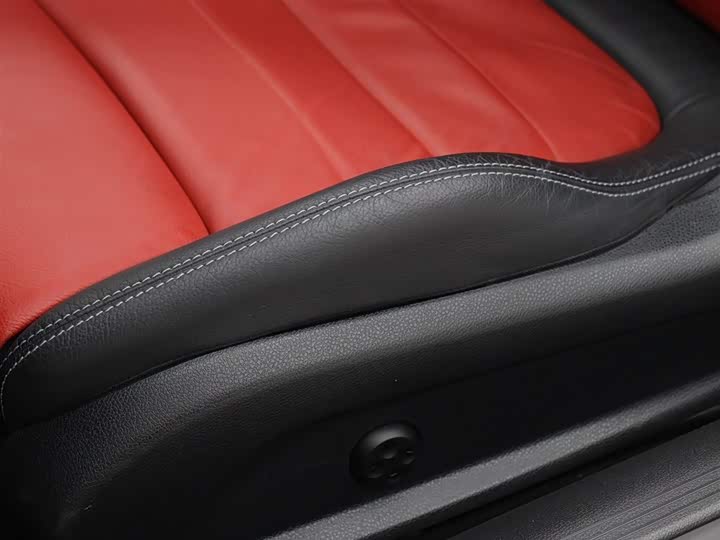 Фото 4 - Mercedes-Benz E-Class