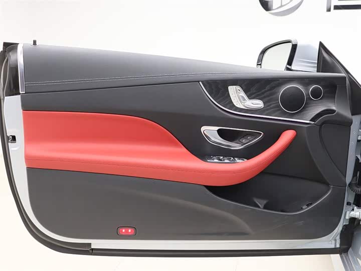 Фото 5 - Mercedes-Benz E-Class