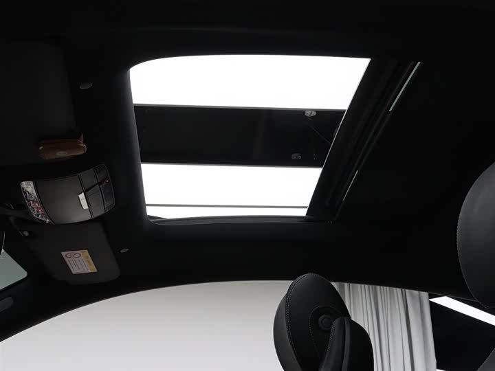 Фото 7 - Mercedes-Benz E-Class