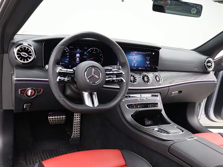 Фото 8 - Mercedes-Benz E-Class