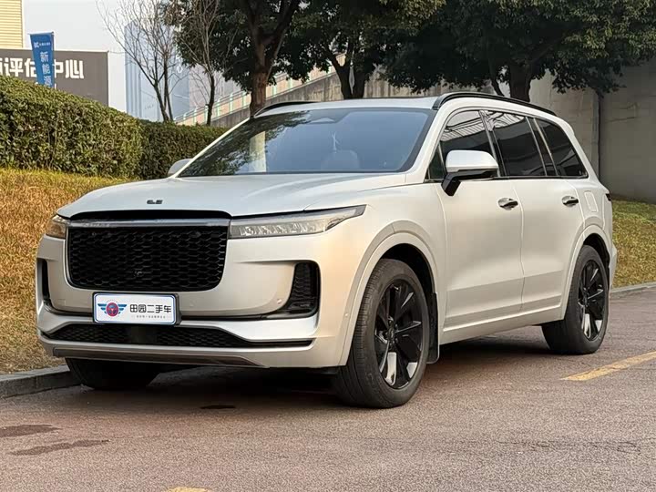 Фото 1 - LiXiang One