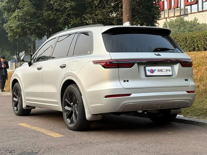 Фото 4 - LiXiang One