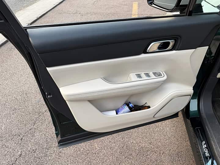 Фото 6 - LiXiang One