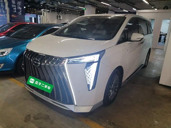 Фото 2 - GAC Trumpchi M8