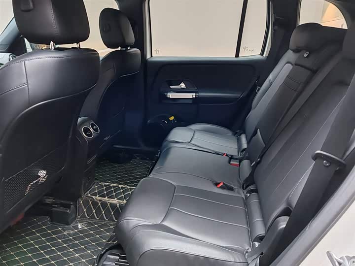 Фото 8 - Mercedes-Benz GLB-Class