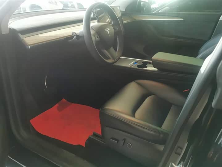 Фото 9 - Tesla Model Y