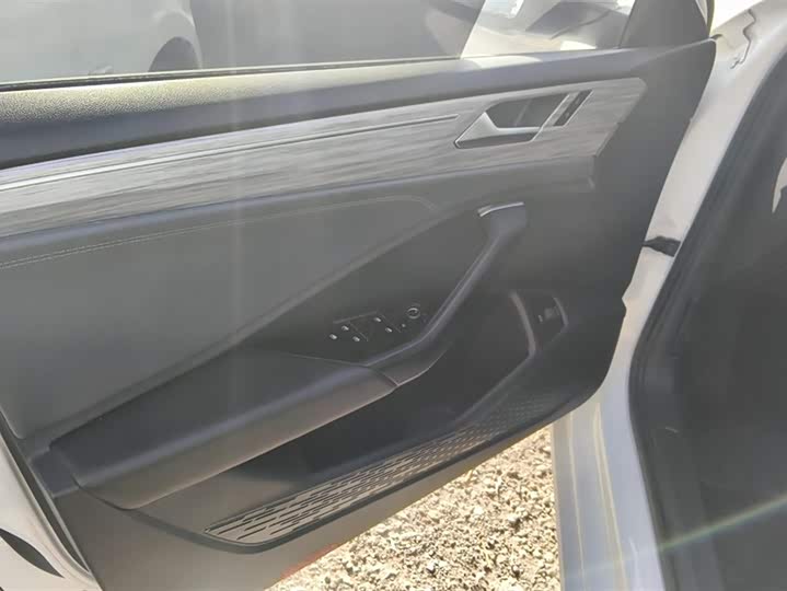 Фото 7 - Volkswagen Sagitar L