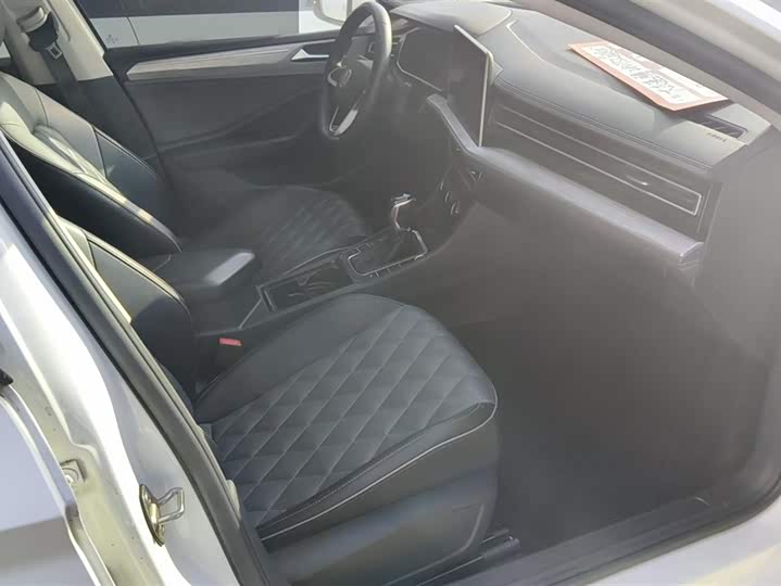 Фото 8 - Volkswagen Sagitar L