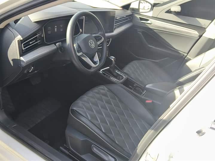 Фото 9 - Volkswagen Sagitar L