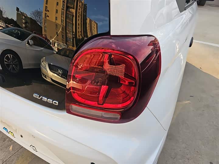 Фото 8 - Roewe Clever