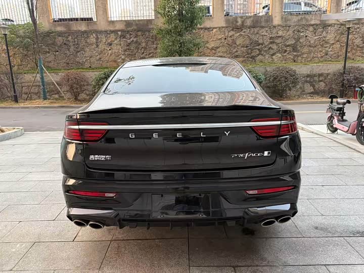 Фото 4 - Geely Preface
