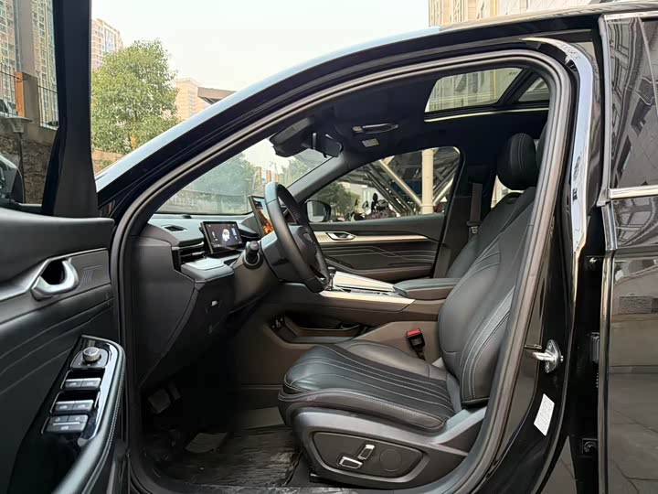 Фото 7 - Geely Preface