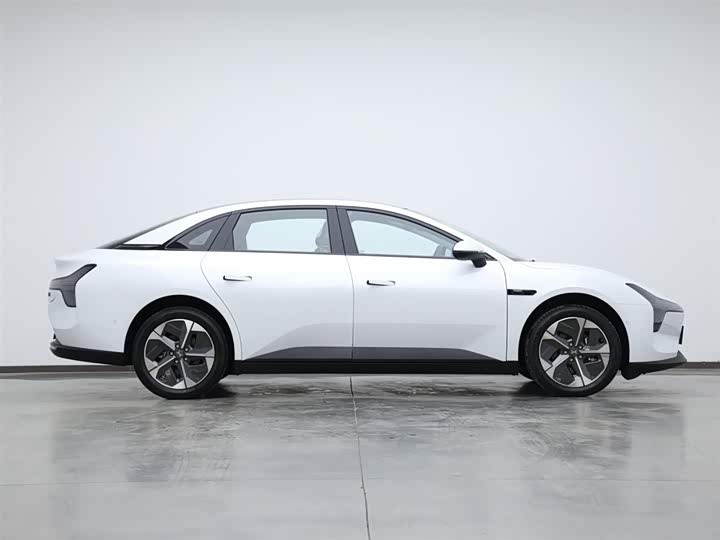 Фото 6 - XPeng Mona M03