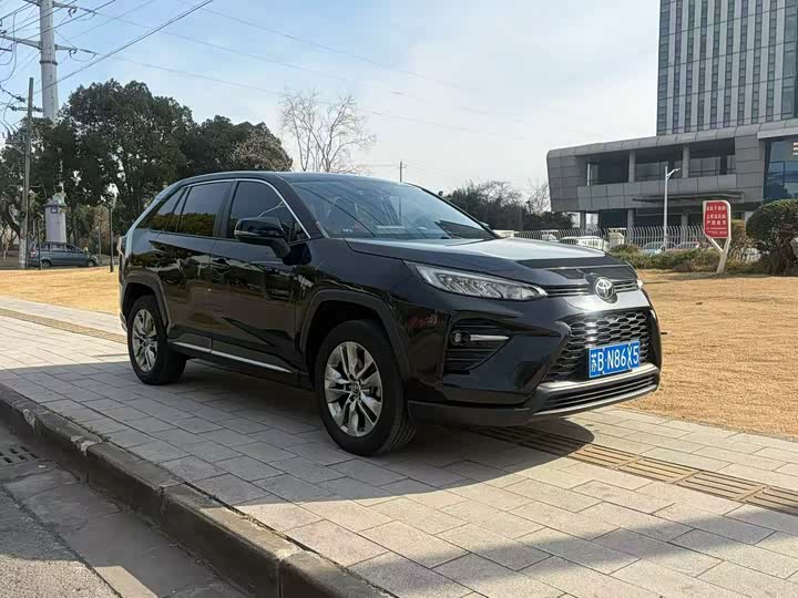 Фото 3 - Toyota Wildlander