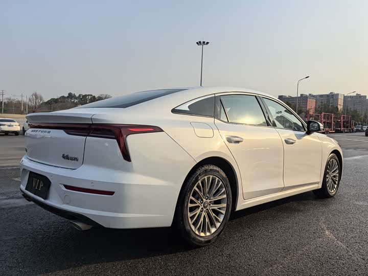 Фото 8 - Bestune B70