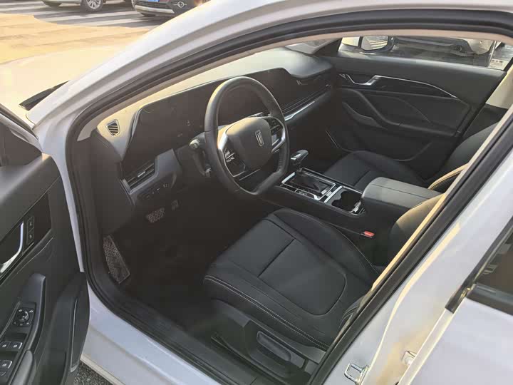 Фото 9 - Bestune B70