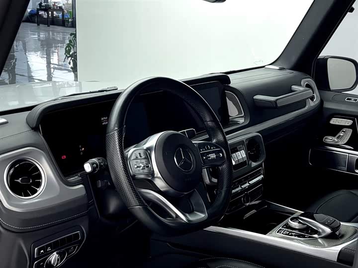 Фото 9 - Mercedes-Benz G-Class