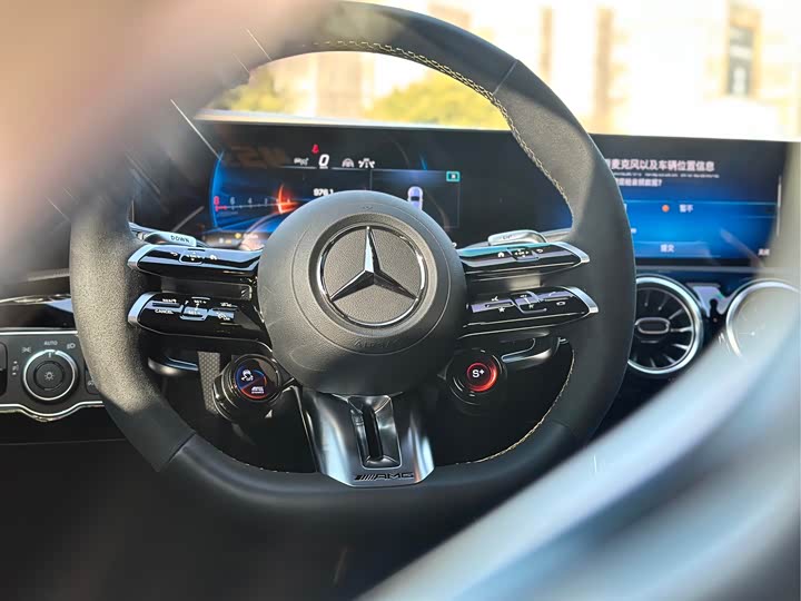 Фото 9 - Mercedes-Benz A-Class AMG