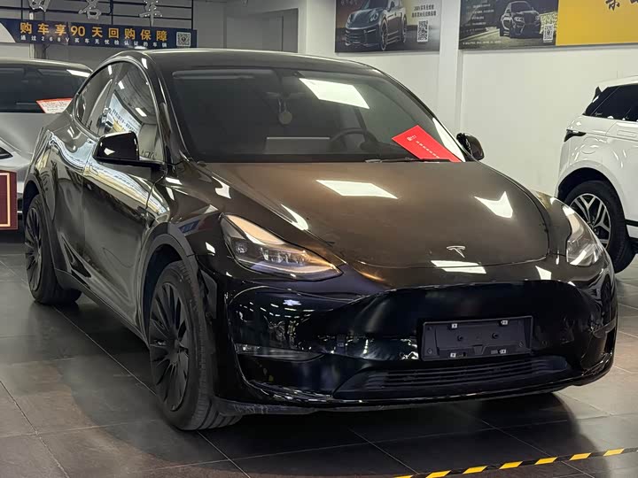 Фото 3 - Tesla Model Y