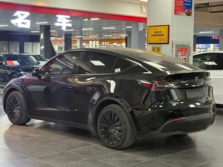 Фото 9 - Tesla Model Y