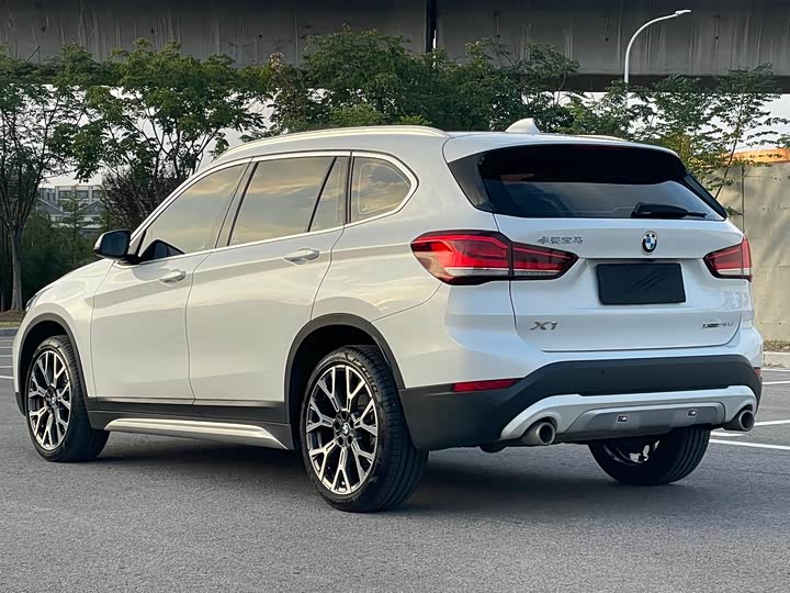 Фото 6 - BMW X1