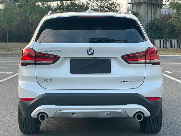 Фото 8 - BMW X1