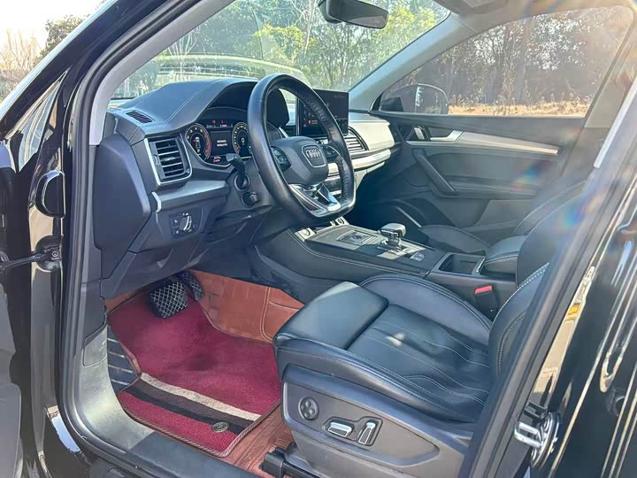 Фото 4 - Audi Q5L