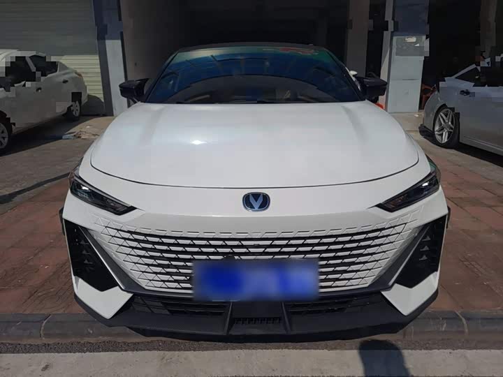 Фото 3 - Changan UNI-V