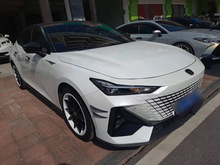 Фото 4 - Changan UNI-V