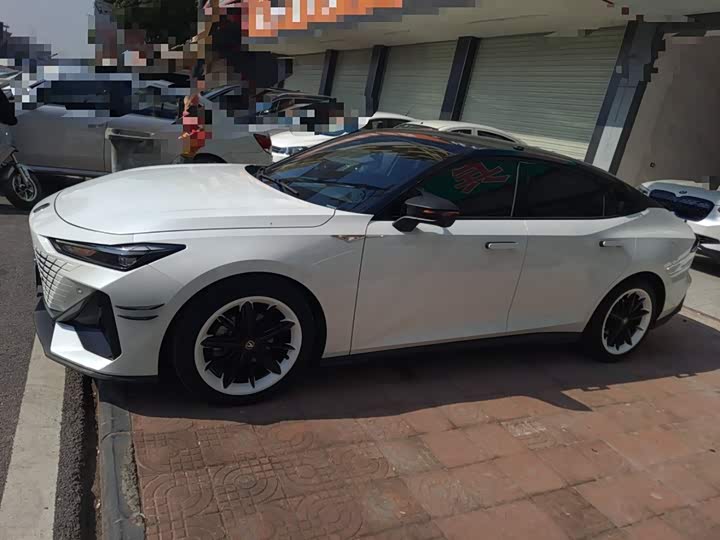 Фото 5 - Changan UNI-V