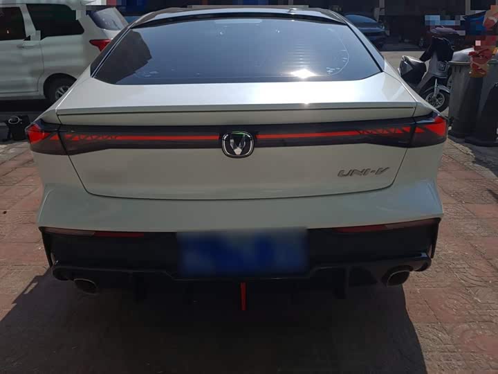 Фото 6 - Changan UNI-V