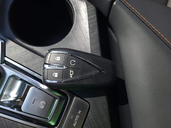 Фото 9 - Changan UNI-V